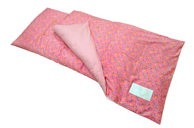 クレヨン柄ピンク　保育園お昼寝布団　手作りふんわりお子様に優しいお布団です♪新柄入荷しました。